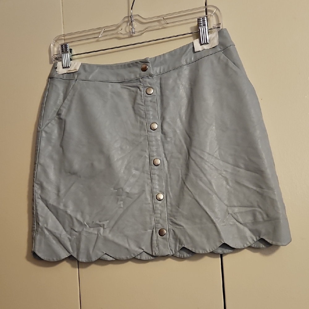 Soprano Scalloped Mini Skirt